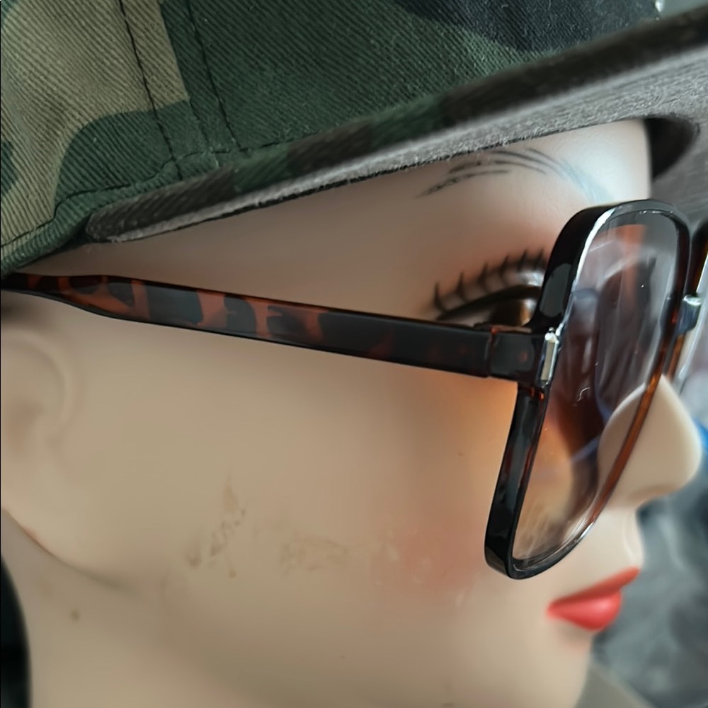 Tortoise Shell Sunglasses - Picture 2 of 4
